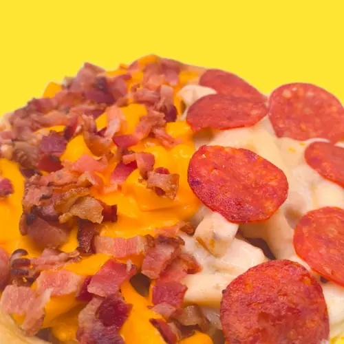 Papas Cheddar + Panceta + Muzza +  Peppe